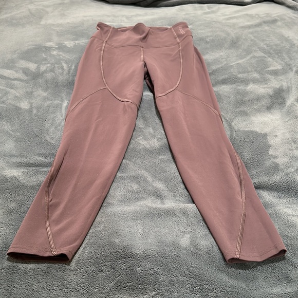 Lululemon x Soulcycle To The Beat Leggings 23” in Purple Taupe - Size 6 - Picture 4 of 10